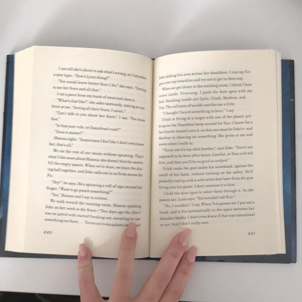 Four by Veronica Roth - Picture 4 of 4